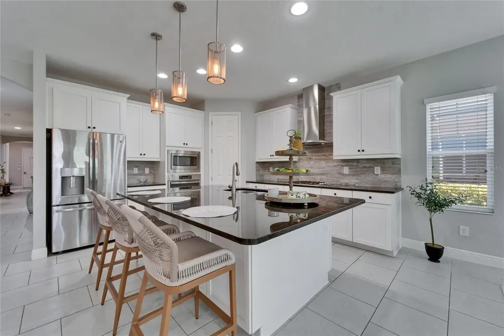 606 Winterside Drive Apollo Beach FL 33572