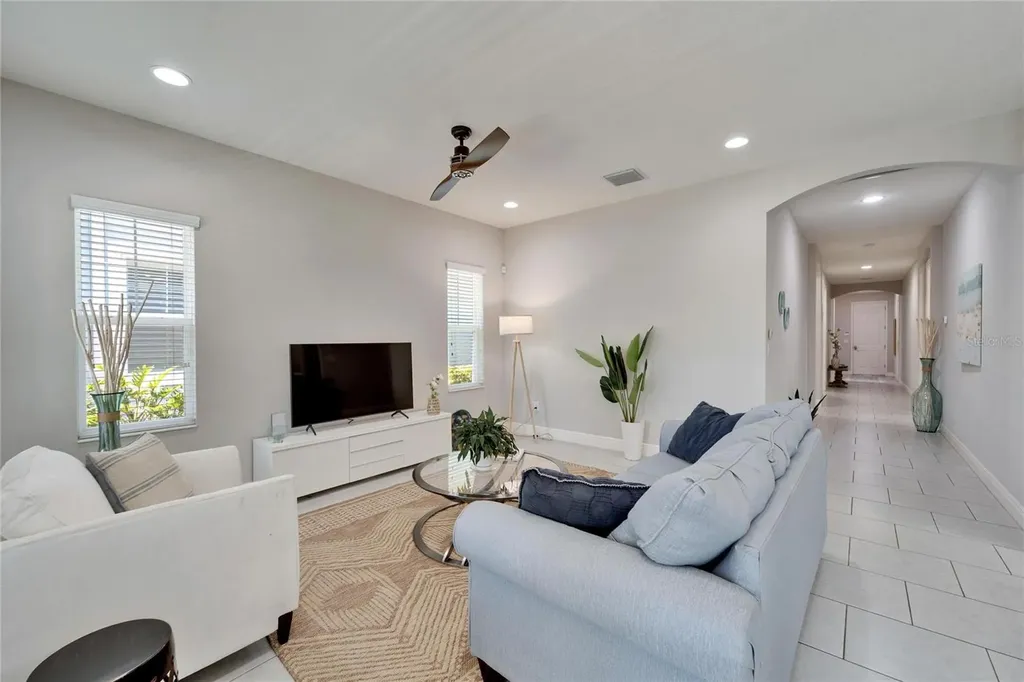 606 Winterside Drive Apollo Beach FL 33572