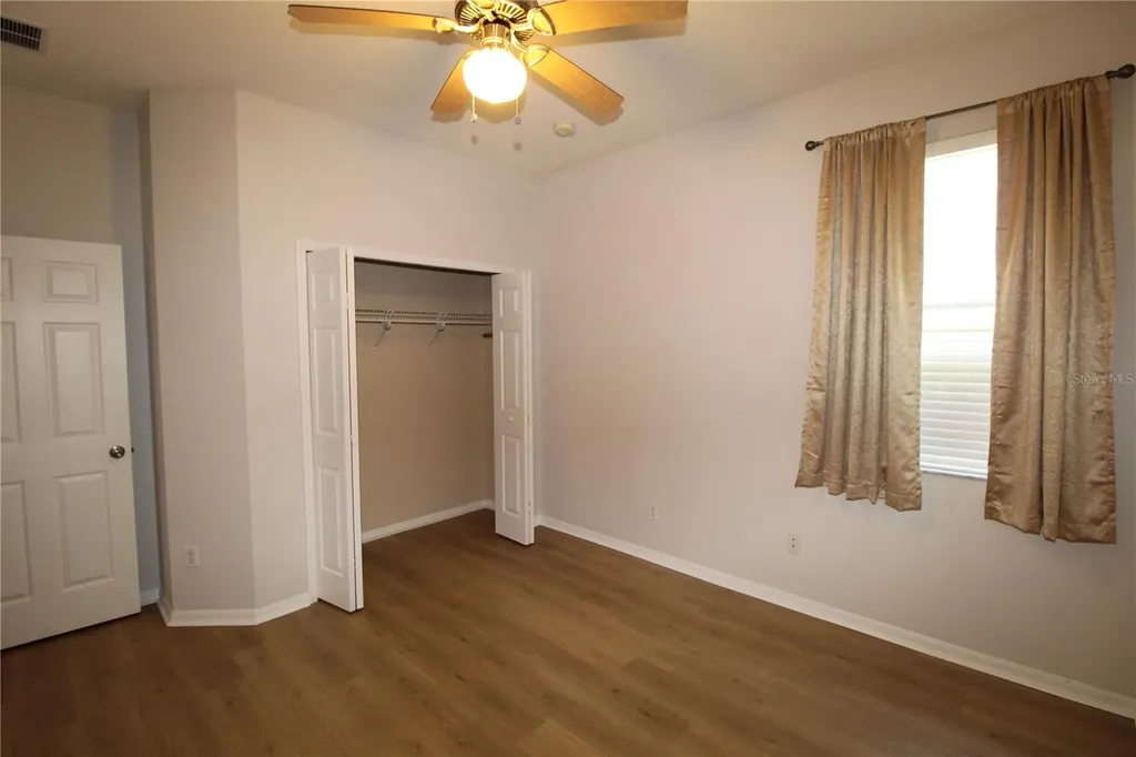 9885 Leland Drive Orlando FL 32827