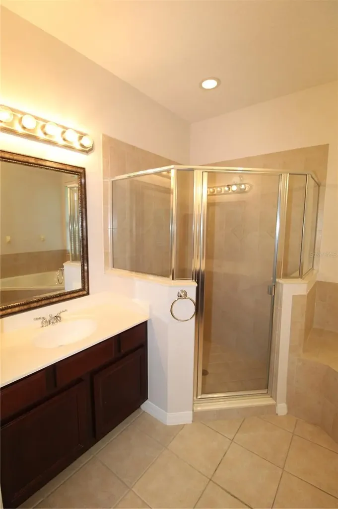 9885 Leland Drive Orlando FL 32827
