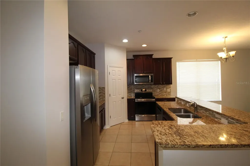 9885 Leland Drive Orlando FL 32827