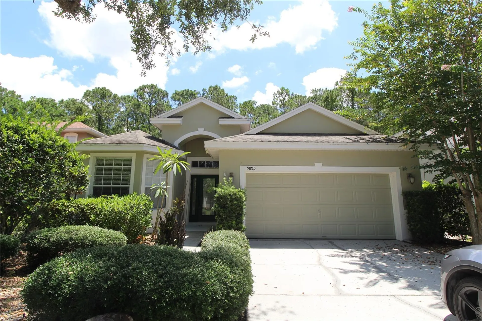 9885 Leland Drive Orlando FL 32827