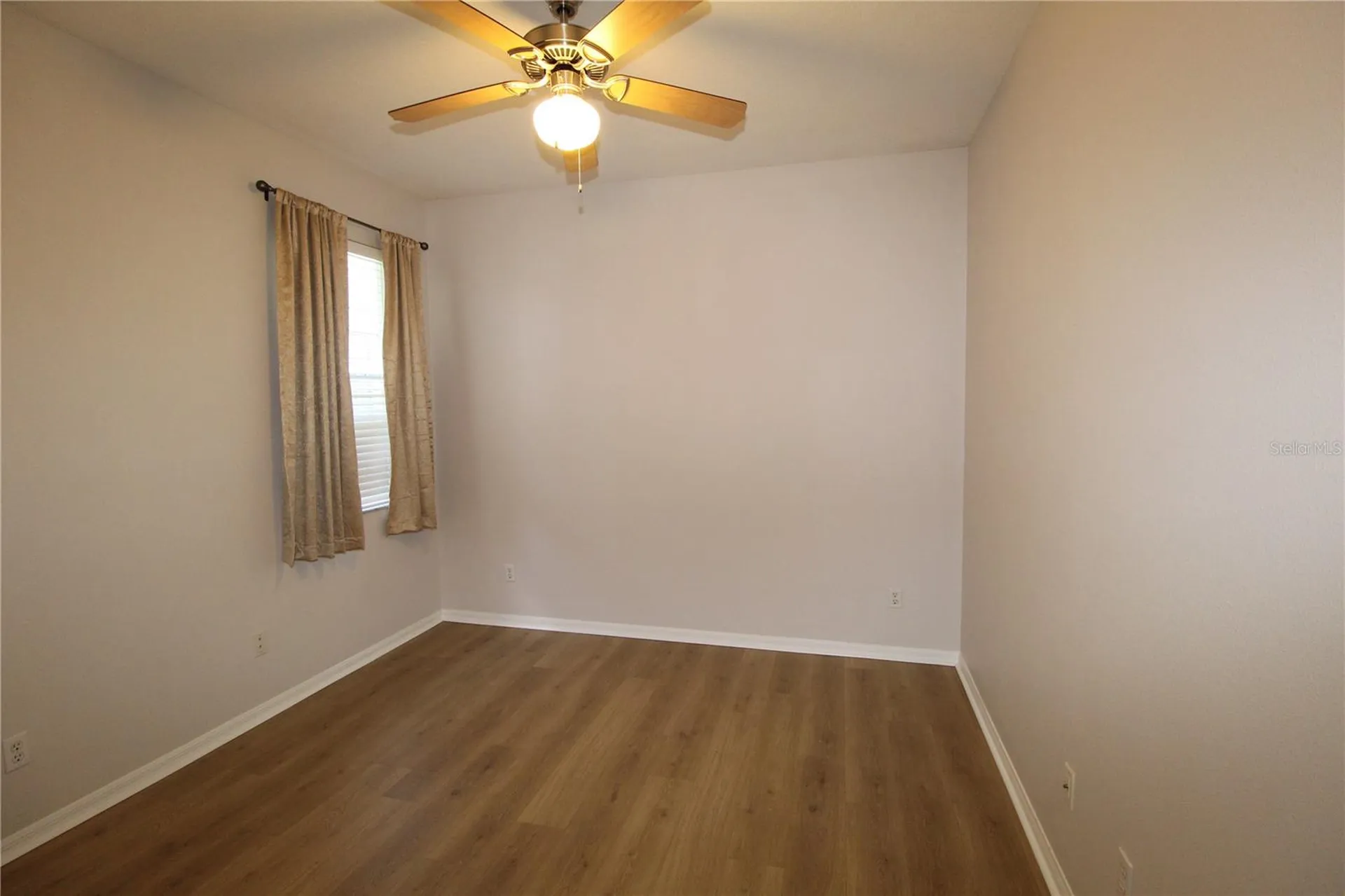 9885 Leland Drive Orlando FL 32827