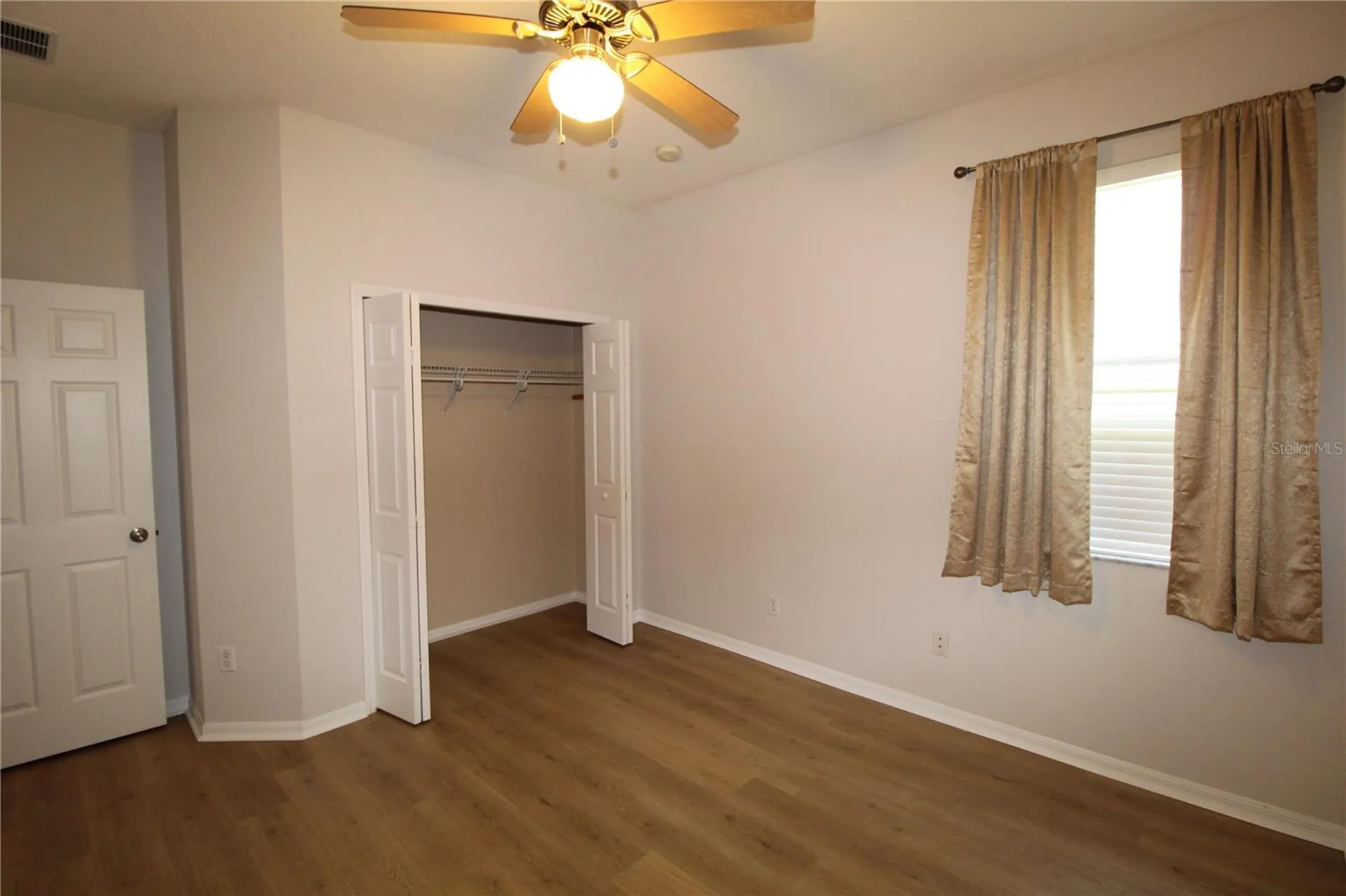 9885 Leland Drive Orlando FL 32827
