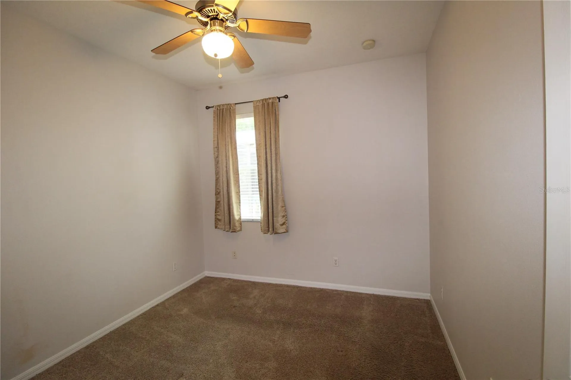 9885 Leland Drive Orlando FL 32827