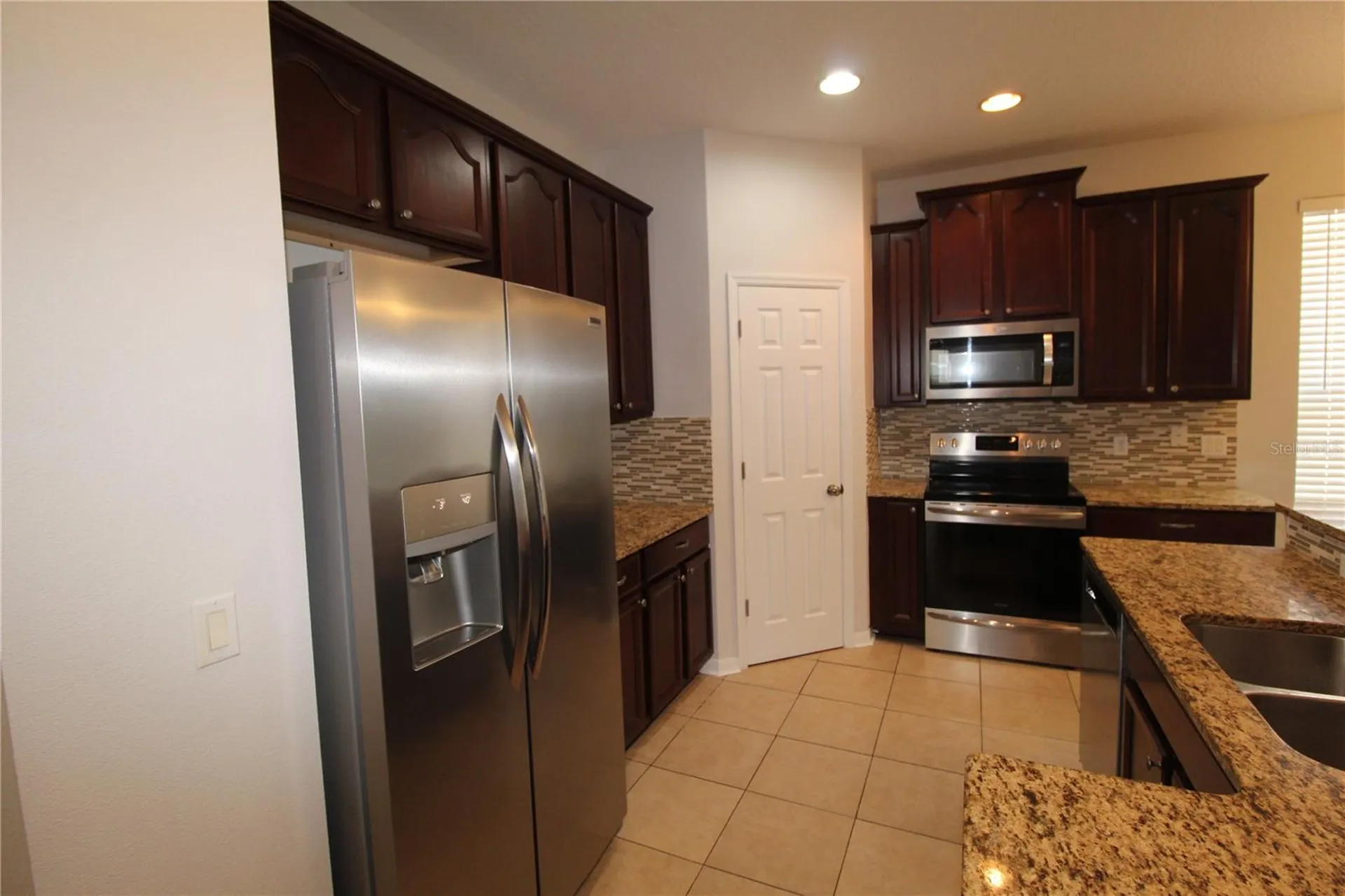 9885 Leland Drive Orlando FL 32827