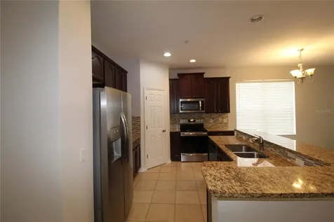 9885 Leland Drive Orlando FL 32827