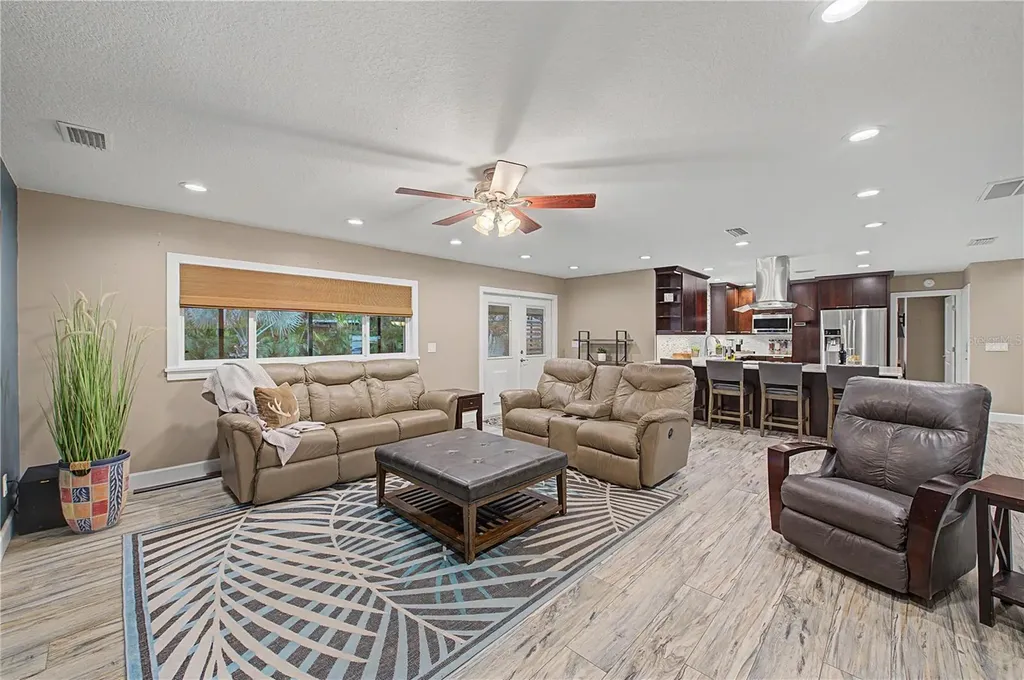 1112 Lakemont Drive Valrico FL 33594