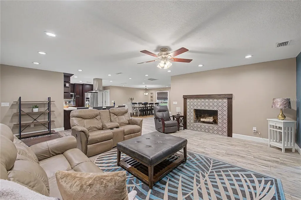 1112 Lakemont Drive Valrico FL 33594