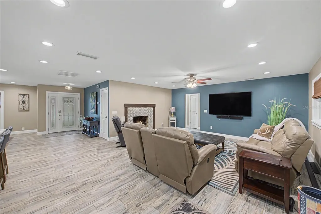 1112 Lakemont Drive Valrico FL 33594
