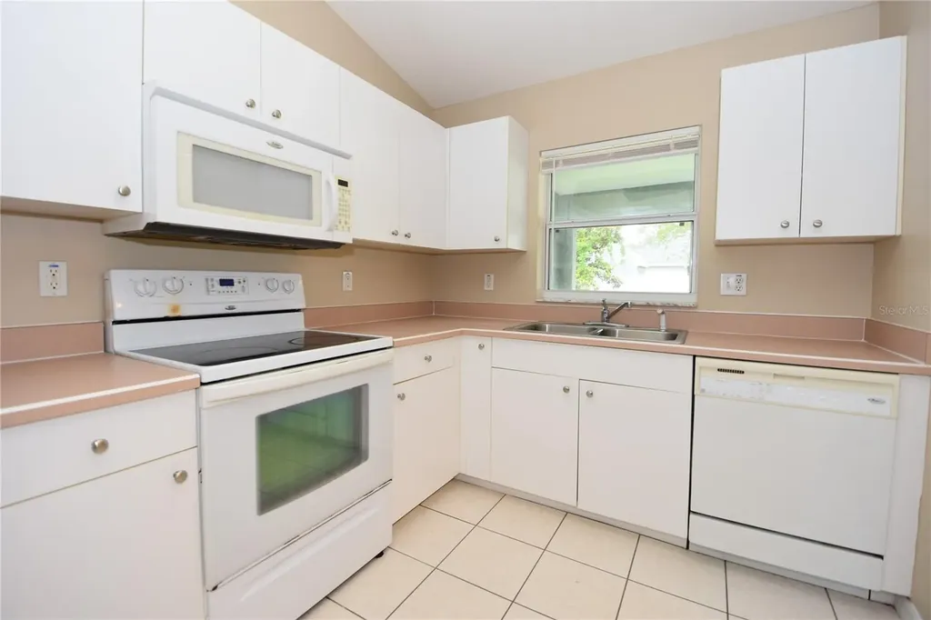 32 Slumber Path Palm Coast FL 32164