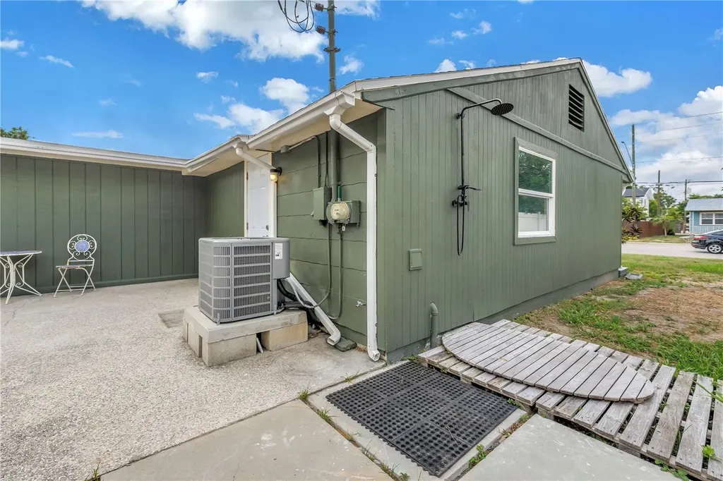 1416 38th Avenue N St Petersburg FL 33704