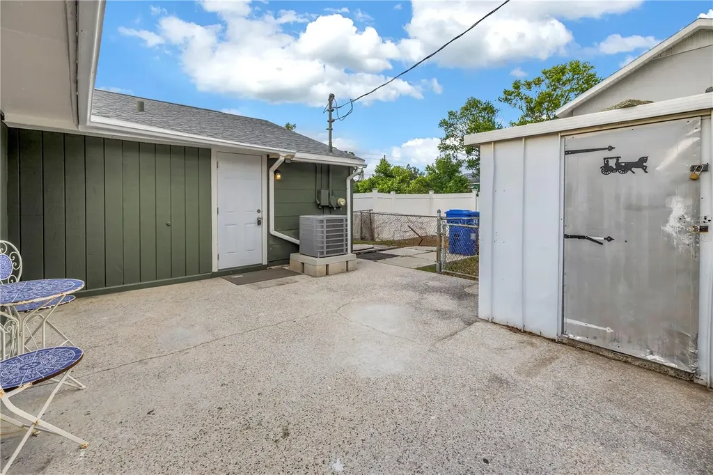 1416 38th Avenue N St Petersburg FL 33704