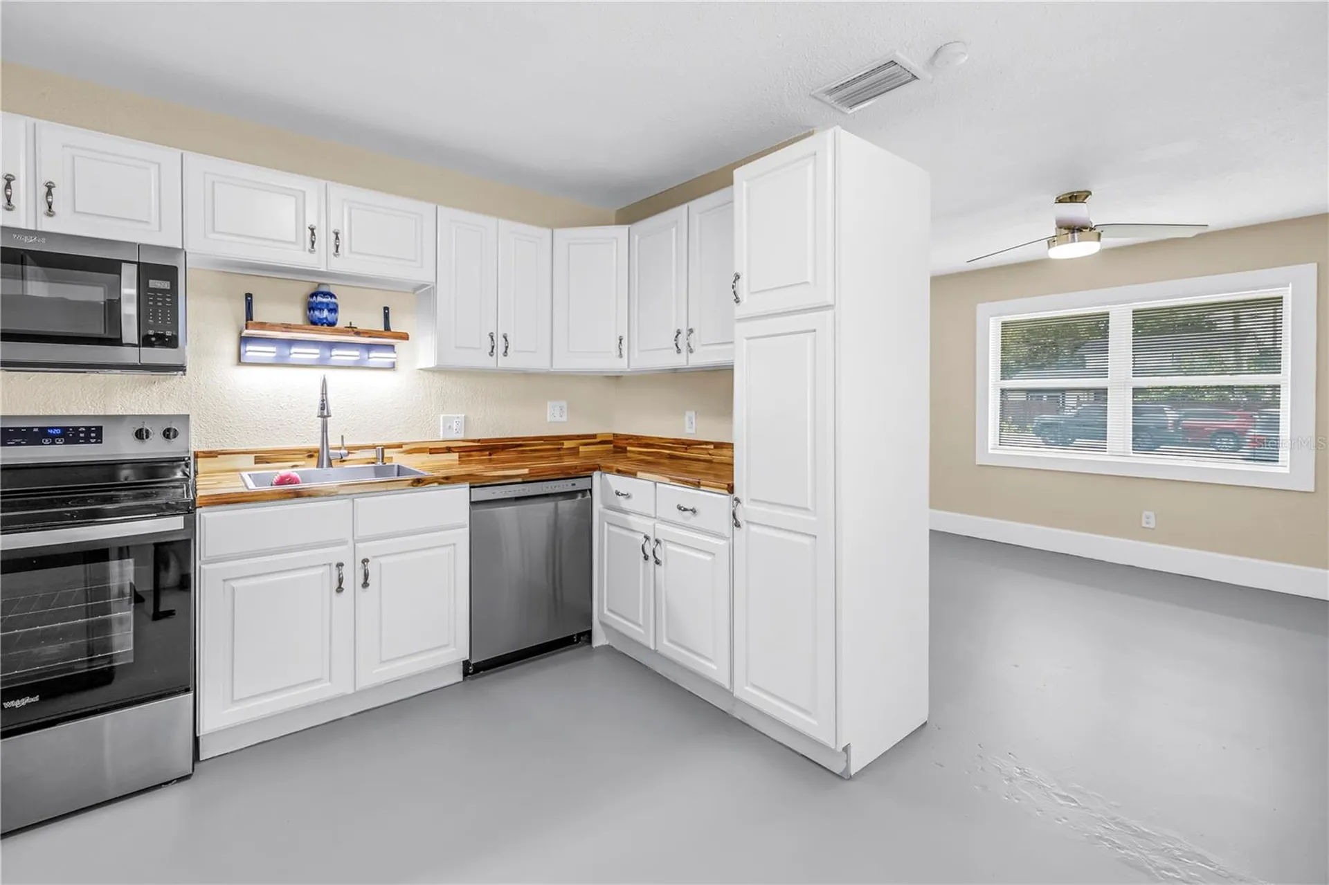 1416 38th Avenue N St Petersburg FL 33704