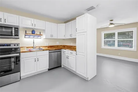 1416 38th Avenue N St Petersburg FL 33704