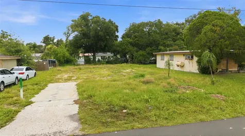 8714 N Hyaleah Road Tampa FL 33617