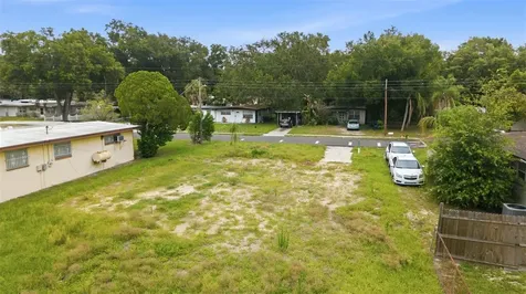8714 N Hyaleah Road Tampa FL 33617