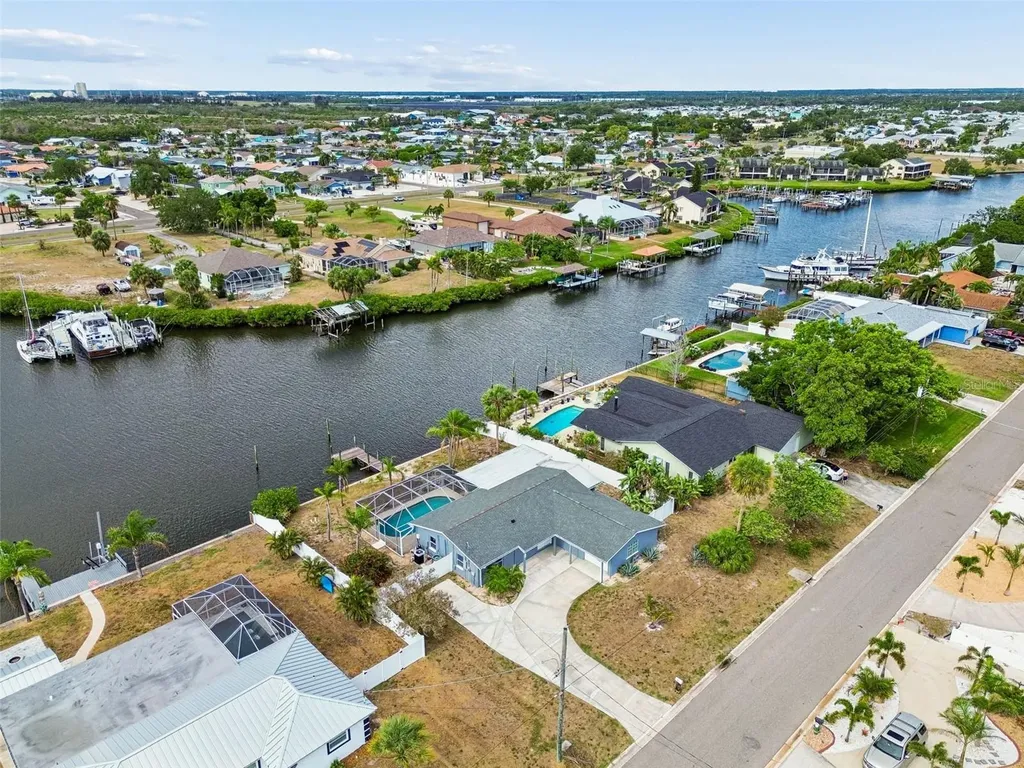 729 Spanish Main Drive Apollo Beach FL 33572