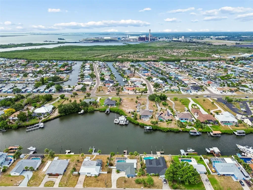 729 Spanish Main Drive Apollo Beach FL 33572