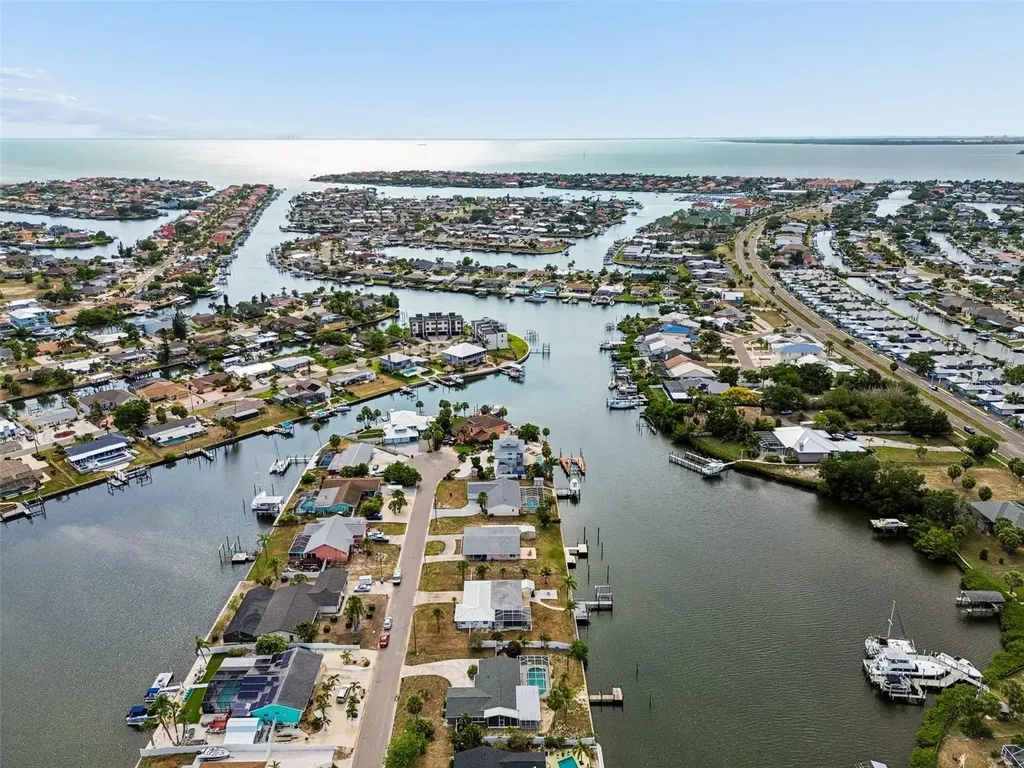 729 Spanish Main Drive Apollo Beach FL 33572