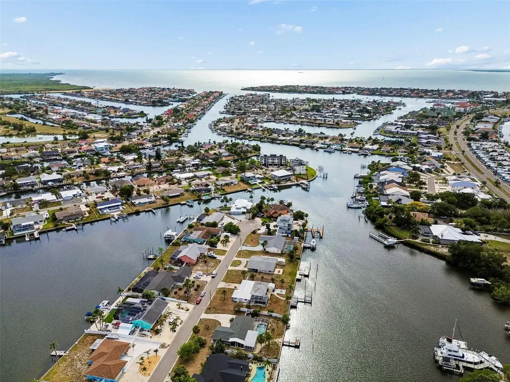 729 Spanish Main Drive Apollo Beach FL 33572