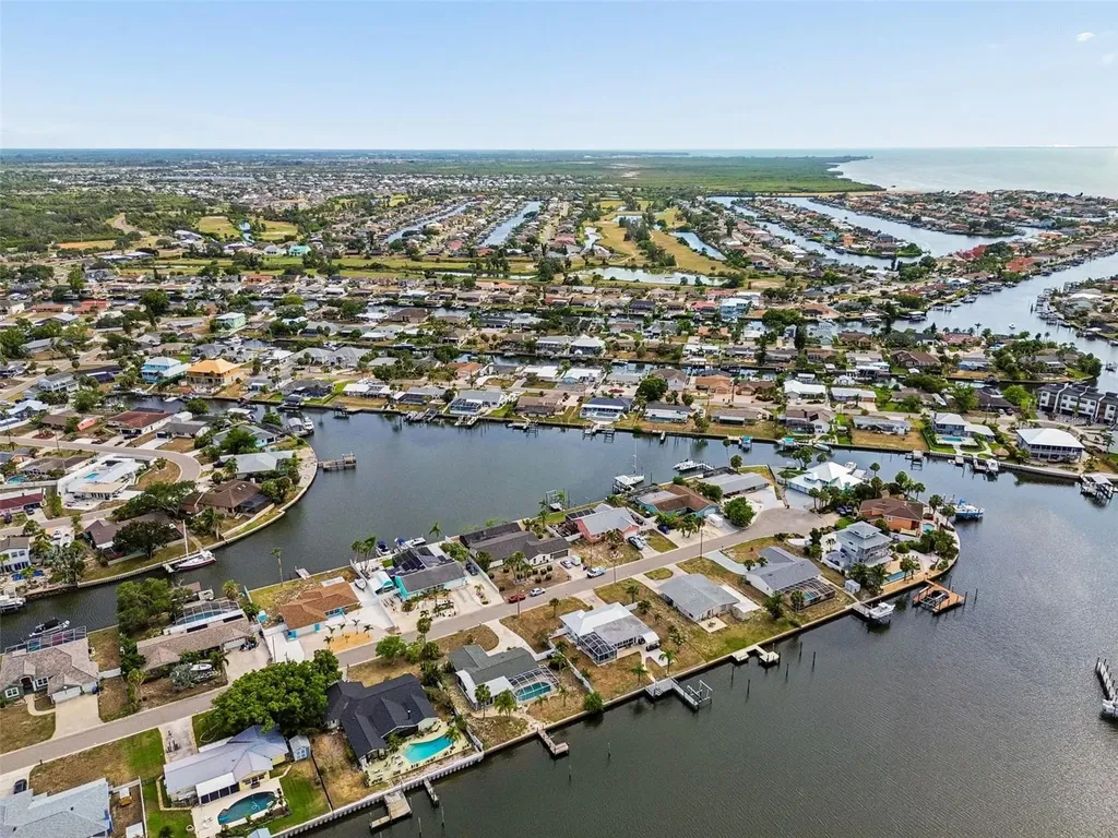 729 Spanish Main Drive Apollo Beach FL 33572