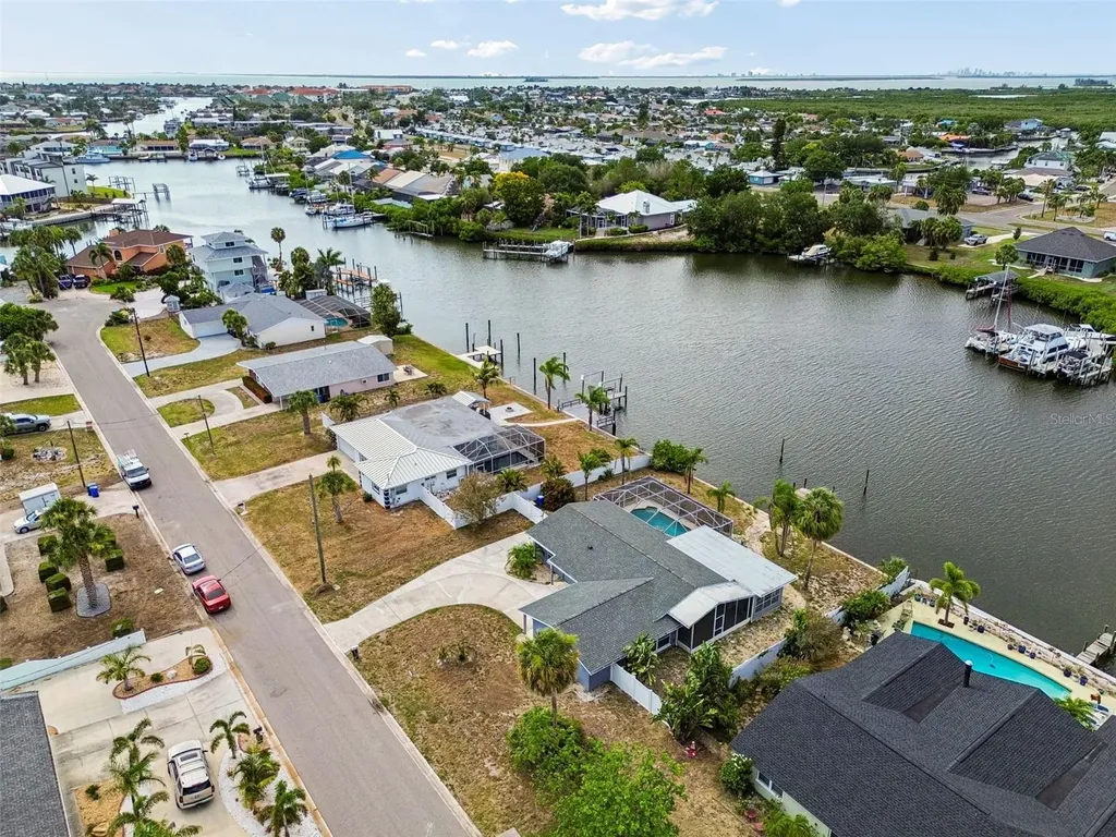 729 Spanish Main Drive Apollo Beach FL 33572