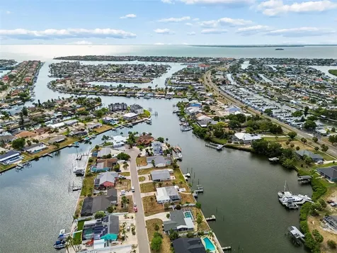 729 Spanish Main Drive Apollo Beach FL 33572