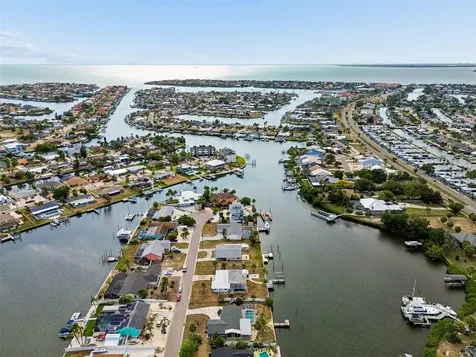729 Spanish Main Drive Apollo Beach FL 33572