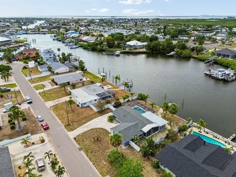 729 Spanish Main Drive Apollo Beach FL 33572