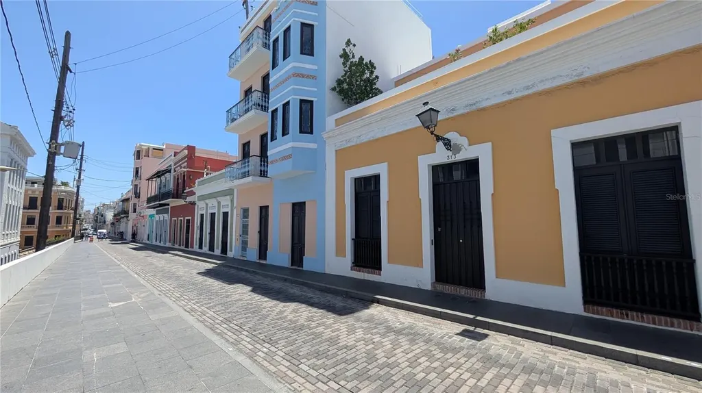 313 C. De La Luna Old San Juan PR 00901