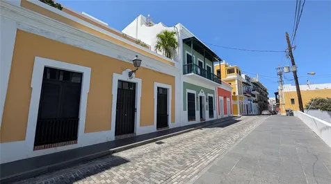 313 C. De La Luna Old San Juan PR 00901