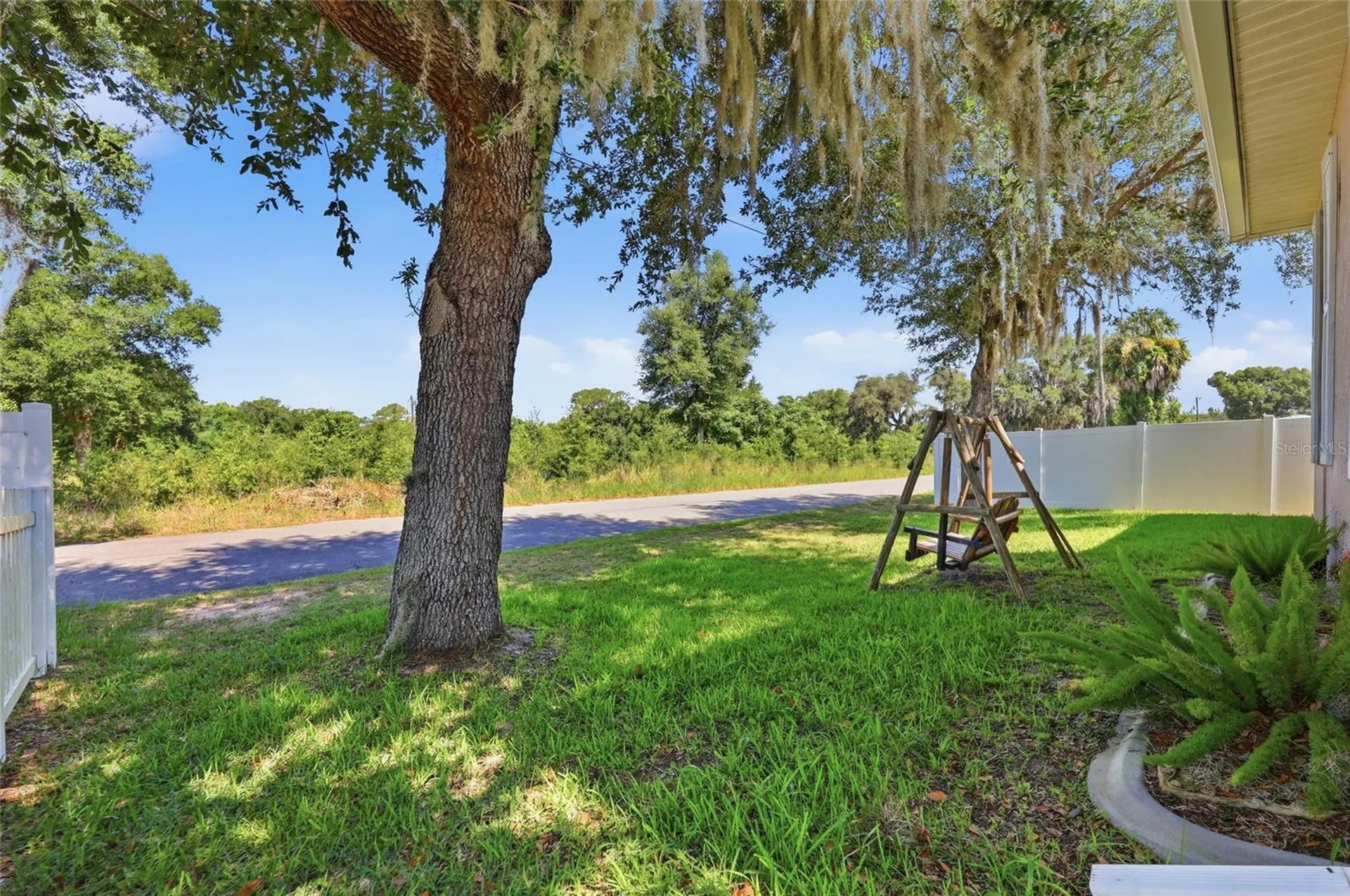6342 Sanders Grove Circle Okahumpka FL 34762