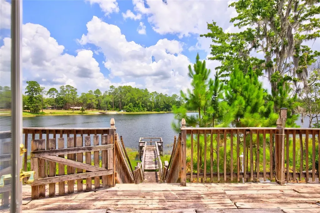 13059 NE 7th Loop Silver Springs FL 34488