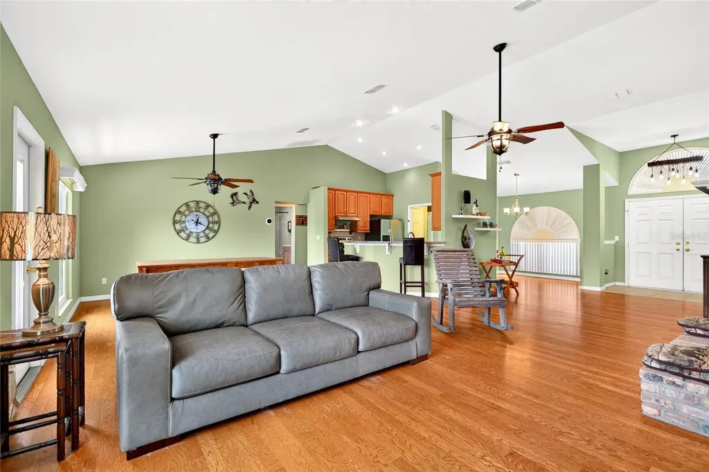 13059 NE 7th Loop Silver Springs FL 34488