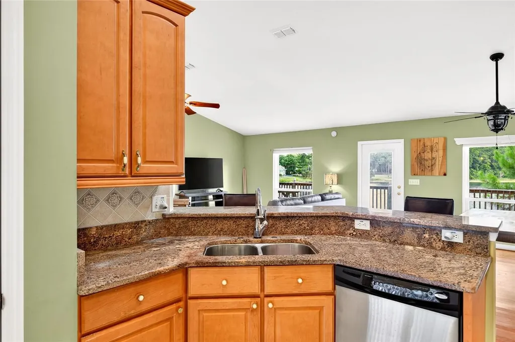 13059 NE 7th Loop Silver Springs FL 34488