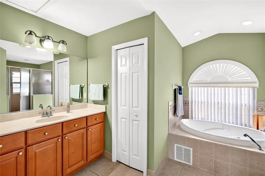 13059 NE 7th Loop Silver Springs FL 34488