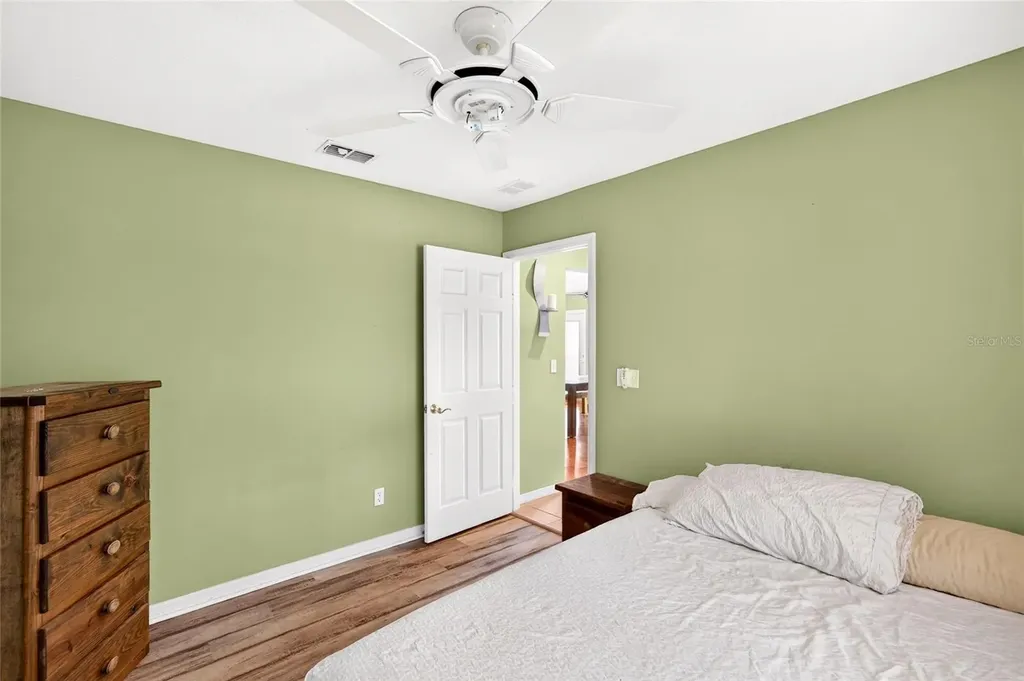 13059 NE 7th Loop Silver Springs FL 34488