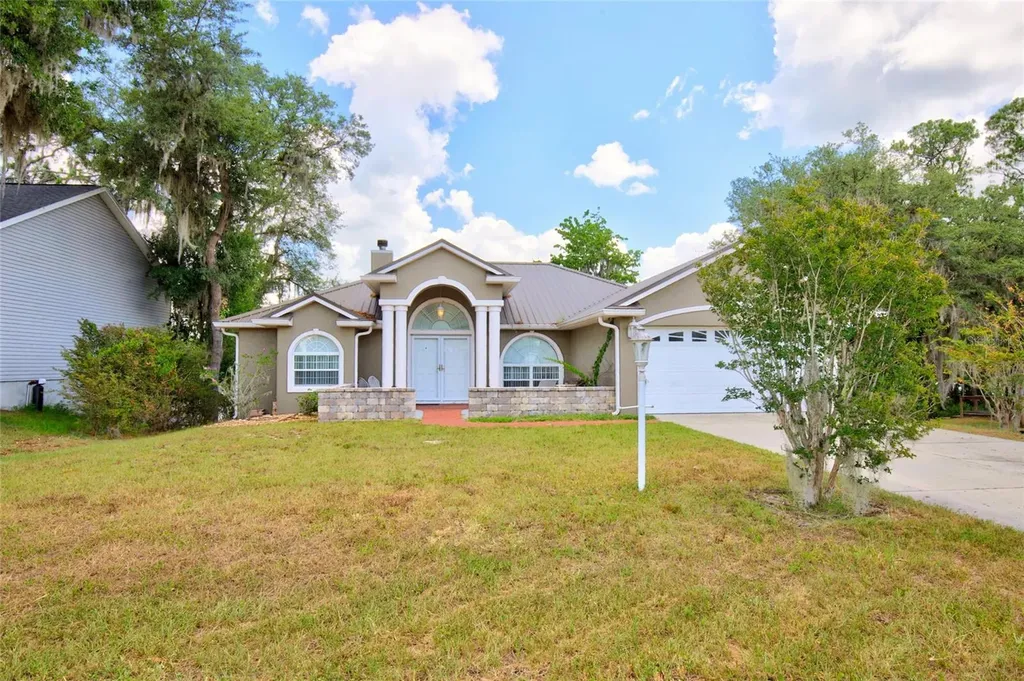13059 NE 7th Loop Silver Springs FL 34488