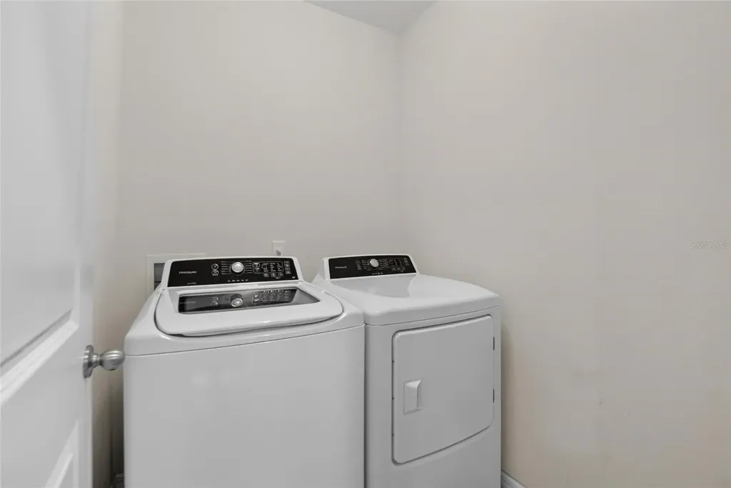10231 Geese Trail Circle Sun City Center FL 33573