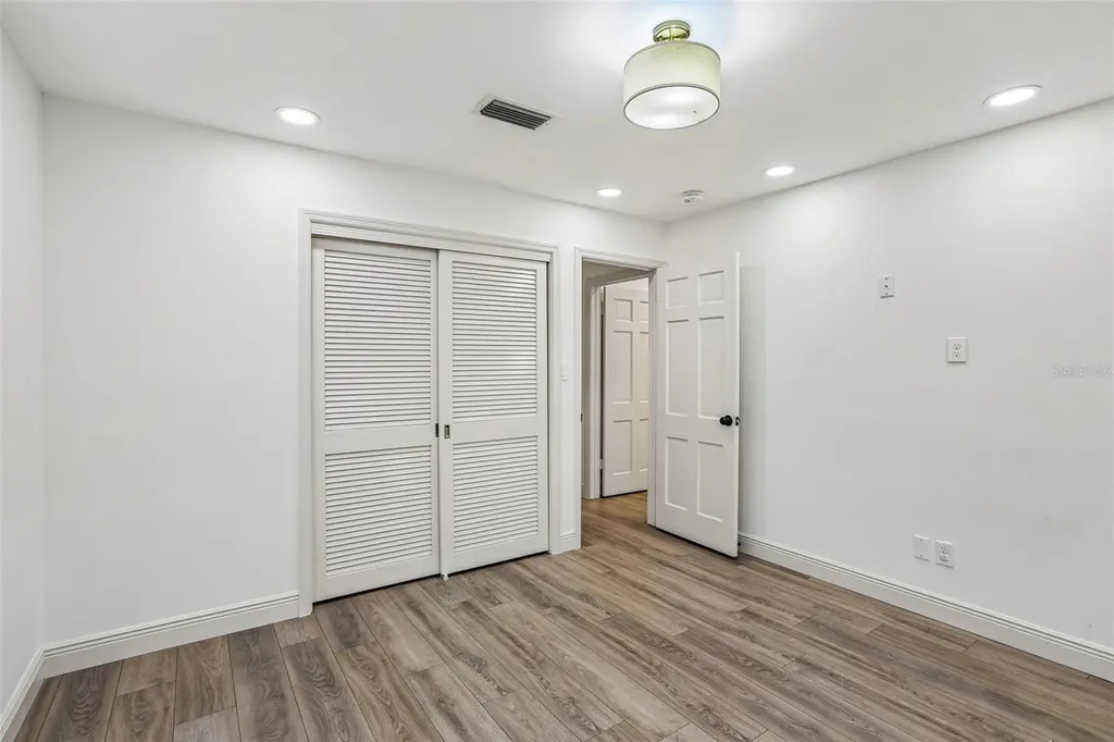 4708 W Neptune Street Tampa FL 33629