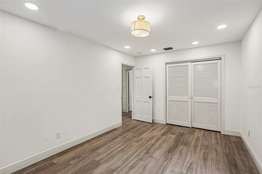 4708 W Neptune Street Tampa FL 33629