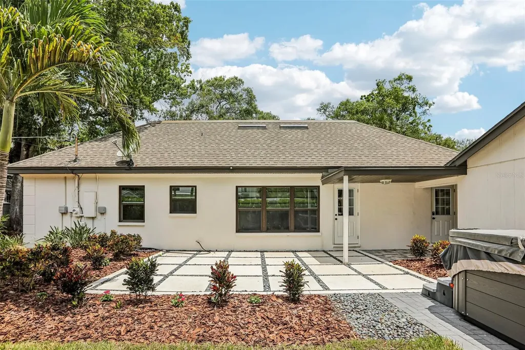 4708 W Neptune Street Tampa FL 33629