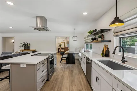 4708 W Neptune Street Tampa FL 33629