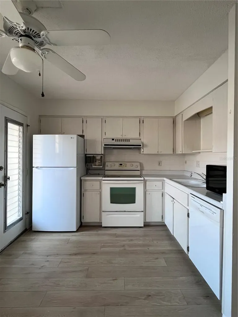 509 W Venice Avenue Venice FL 34285