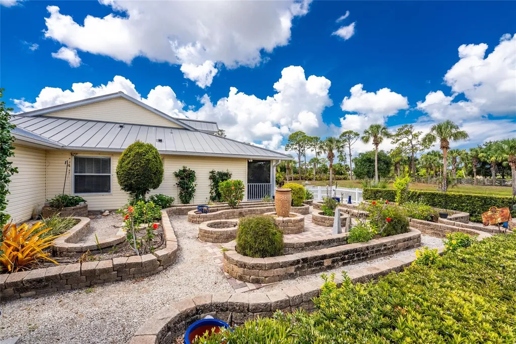 668 Palomino Trail Englewood FL 34223