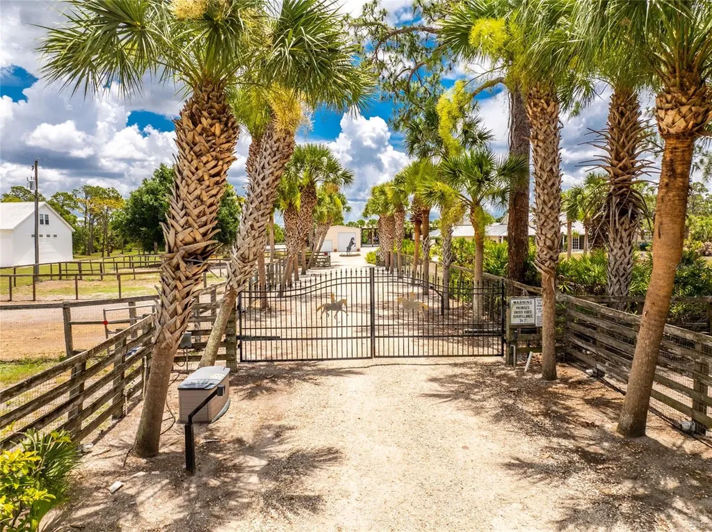 668 Palomino Trail Englewood FL 34223