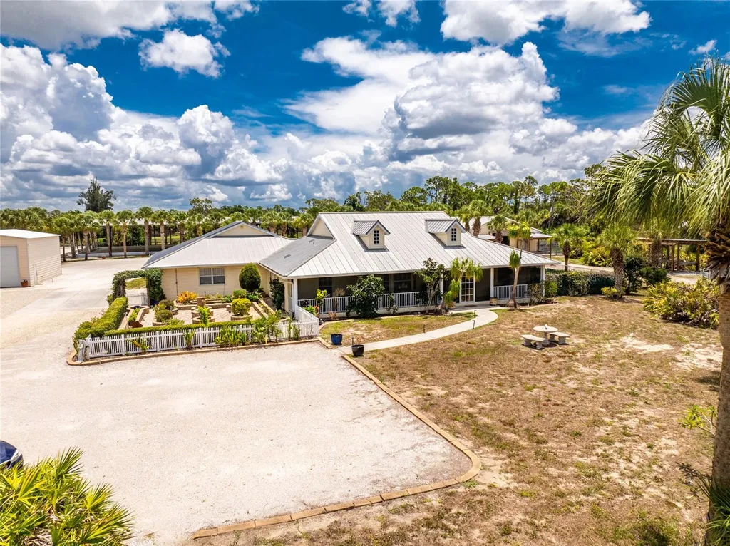 668 Palomino Trail Englewood FL 34223