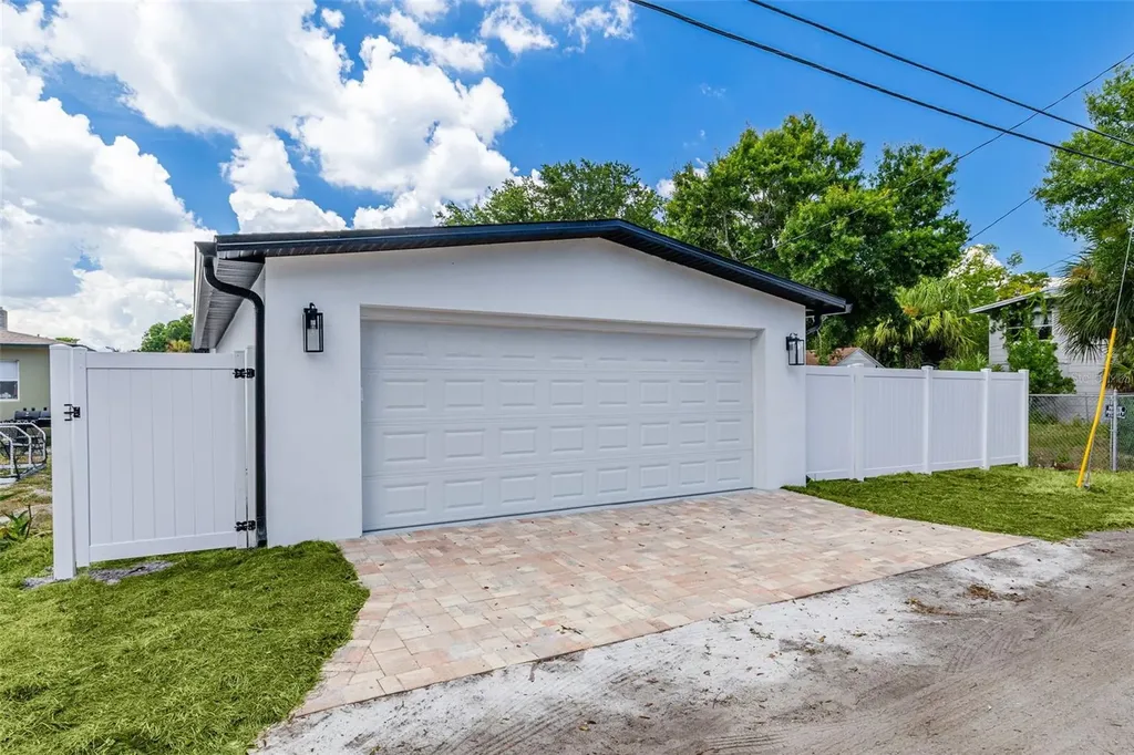 2528 4th Avenue S St Petersburg FL 33712