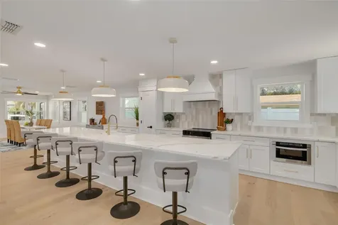 2528 4th Avenue S St Petersburg FL 33712